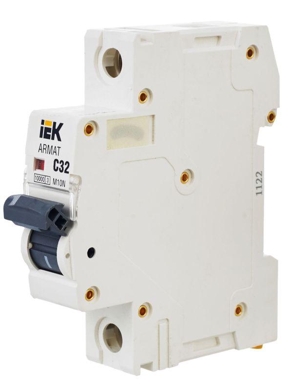  Выключатель автоматический модульный 1п C 32А M10N ARMAT IEK AR-M10N-1-C032 фото в каталоге от BTSprom.by