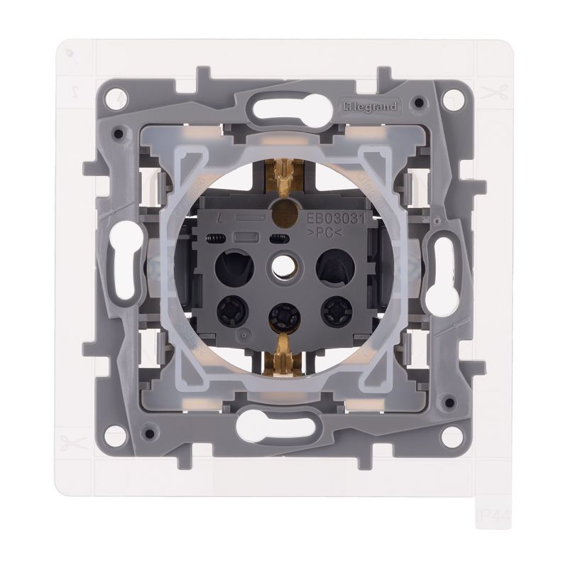  Розетка 1-м СП Etika 16А IP44 250В с заземл. со шторками с защ. крышкой безвинтов. зажимы сл. Кость IEK 672326 фото в каталоге от BTSprom.by
