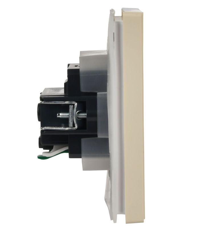  Розетка СП FORTE&PIANO16А IP44 FP419 с заземл. защ. шторки с крышкой безвинт. крепл. ваниль IEK FP-R16-16-1-44-K10 фото в каталоге от BTSprom.by