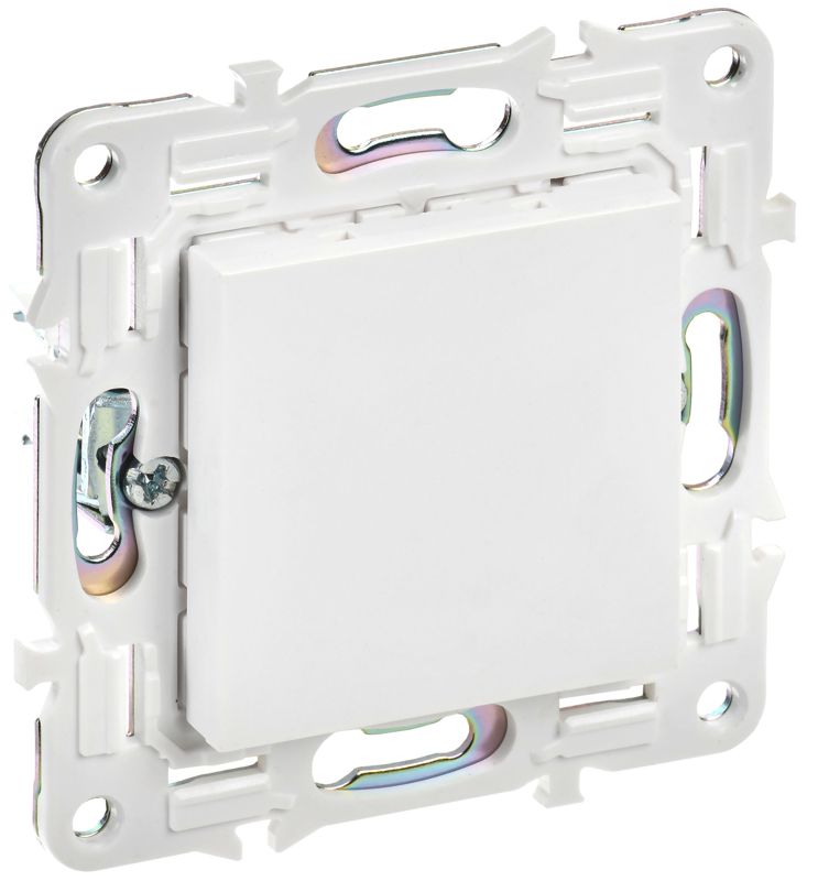 заглушка с суппортом skandy sk-c01w арктич. бел. iek sk-pl10-k01 от BTSprom.by