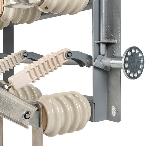  Разъединитель РВЗ-10/1000-I УХЛ3 с приводом ПР-10 Stingray EKF rvz-10-1000-Iz фото в каталоге от BTSprom.by