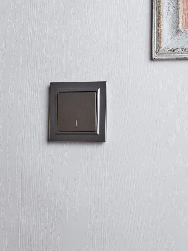  Выключатель проходной 1-кл. СП BRITE ВС10-1-7-БрС 10А с индик. механизм сталь IEK BR-V12-1-10-K46 фото в каталоге от BTSprom.by