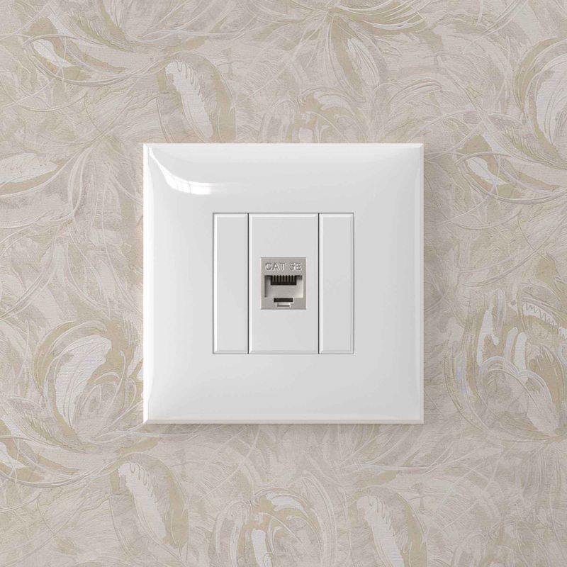  Розетка компьютерная 1-м СП Avanti "Белое облако" RJ45 кат.5E без шторок экранир. механизм DKC 4400763 фото в каталоге от BTSprom.by