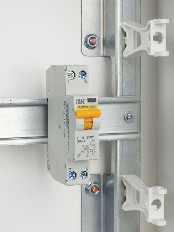  Выключатель автоматический дифференциального тока C 16А 30мА тип A АВДТ32ML KARAT IEK MVD12-1-016-C-030-A фото в каталоге от BTSprom.by