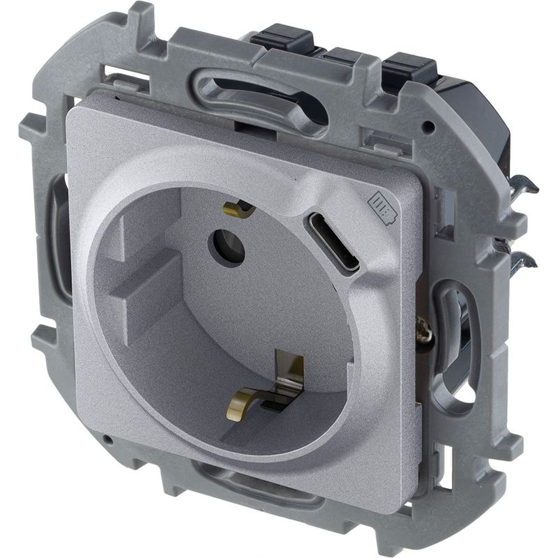  Розетка 1-м СП Inspiria 16А IP20 250В 2P+E немецк. стандарт с заряд. устройством USB тип C 1.5А 5В механизм алюм. IEK 673772 фото в каталоге от BTSprom.by