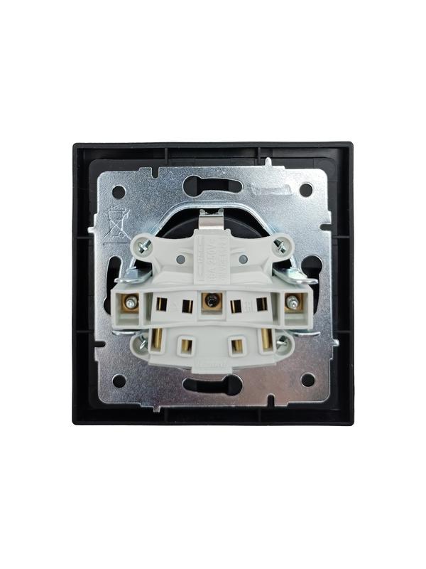  Розетка 1-мест. с/з с крышкой ПБТ СП ZIMA IP20 16А безвинт. зажим черн. бархат LEZARD 704-4288-123BQC фото в каталоге от BTSprom.by