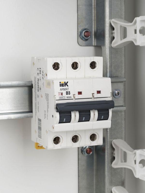  Выключатель автоматический модульный 3п D 3А M06N ARMAT IEK AR-M06N-3-D003 фото в каталоге от BTSprom.by