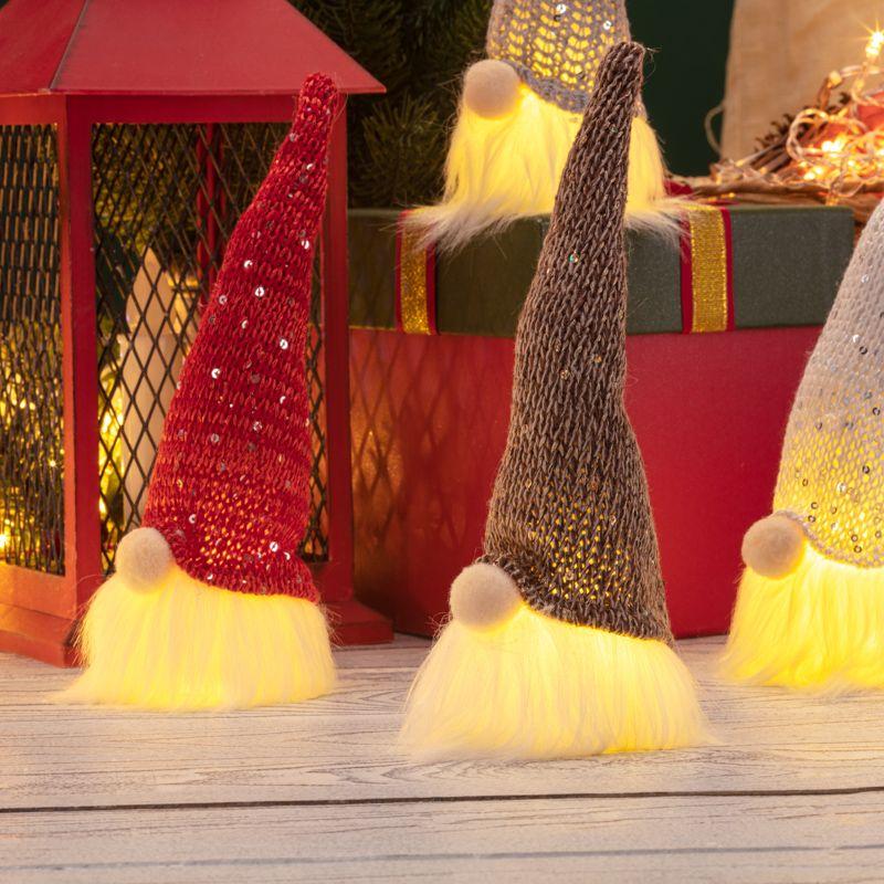  Набор из 4 гномиков в новогодних колпаках 20см тепл. бел. 3хLR1130 (в комплекте) Neon-Night 513-016 фото в каталоге от BTSprom.by