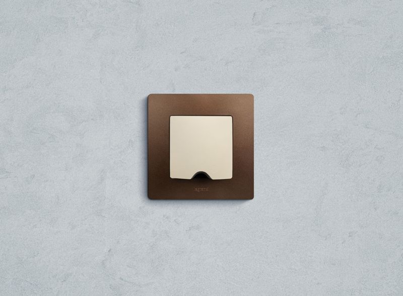  Вывод кабеля СП Etika с зажимом для кабеля механизм сл. кость IEK 672329 фото в каталоге от BTSprom.by