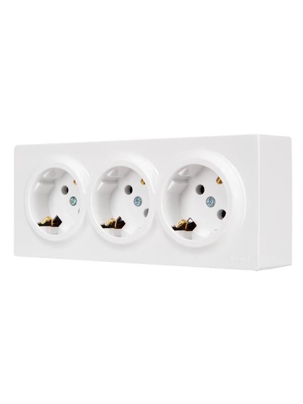  Розетка 3-м ОП LETO с заземл. закрытый корпус ПБТ бел. LEZARD 752-0200-127BUP фото в каталоге от BTSprom.by