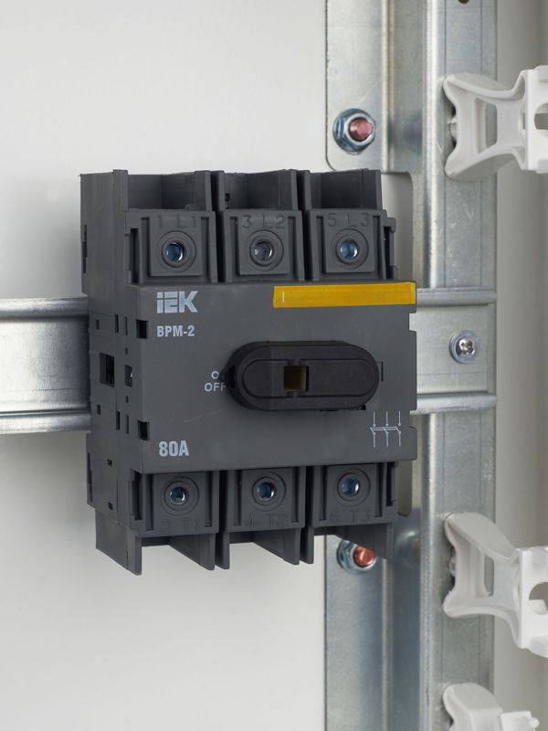  Выключатель-разъединитель модульный 3п 80А ВРМ-2 KARAT IEK MVR20-3-080 фото в каталоге от BTSprom.by
