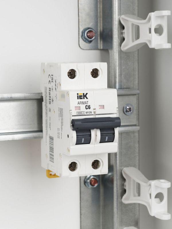  Выключатель автоматический модульный 2п C 6А M10N ARMAT IEK AR-M10N-2-C006 фото в каталоге от BTSprom.by