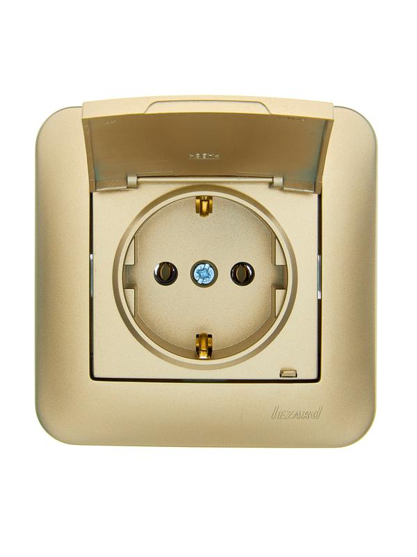  Розетка 1-м СП ASTI 16А IP20 с заземл. с крышкой термопласт в сборе золото. LEZARD 7081-3636-123В фото в каталоге от BTSprom.by