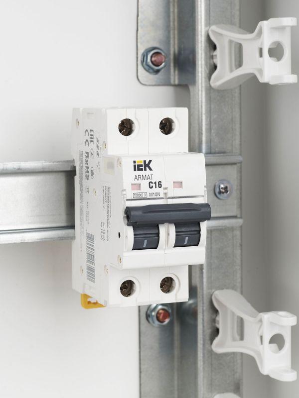  Выключатель автоматический модульный 2п C 16А M10N ARMAT IEK AR-M10N-2-C016 фото в каталоге от BTSprom.by