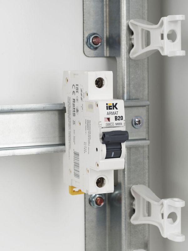  Выключатель автоматический модульный 1п B 20А M06N ARMAT IEK AR-M06N-1-B020 фото в каталоге от BTSprom.by