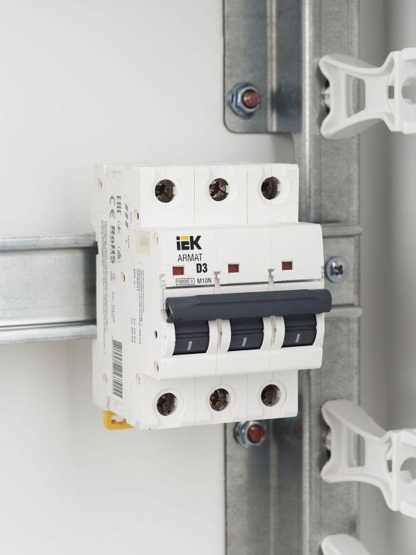  Выключатель автоматический модульный 3п D 3А M10N ARMAT IEK AR-M10N-3-D003 фото в каталоге от BTSprom.by