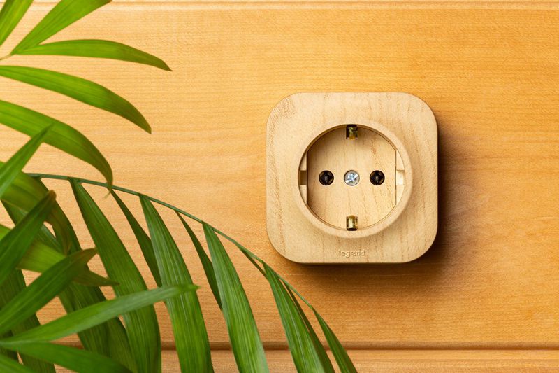  Розетка 1-м ОП Quteo 16А IP20 2P+E с заземл. без защ. шторок дерево IEK 782271 фото в каталоге от BTSprom.by