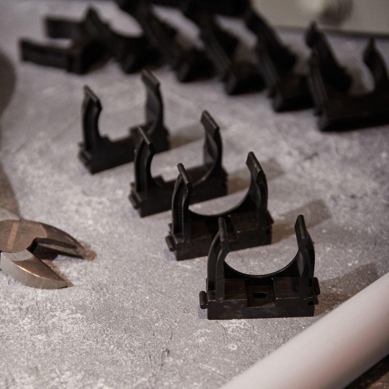  Держатель для труб (клипса) d32мм для монтажн. пистолета черн. Rexant 28-0432-2 фото в каталоге от BTSprom.by