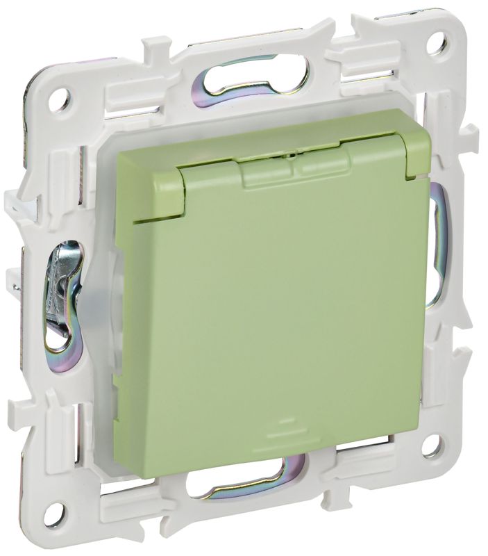 розетка 1-м skandy 16а ip44 с заземл. защ. шторки с крышкой sk-r11g мятный iek sk-r16-16-44-k06 от BTSprom.by