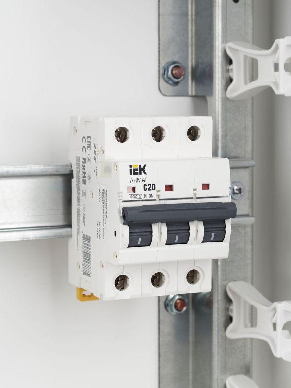  Выключатель автоматический модульный 3п C 20А M10N ARMAT IEK AR-M10N-3-C020 фото в каталоге от BTSprom.by