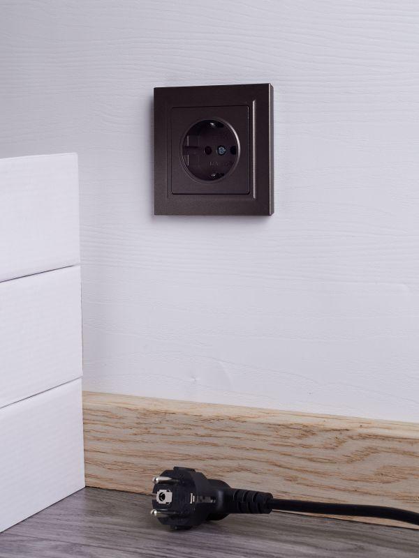  Розетка СП BRITE РСР14-1-0-БрТБ 16А в сборе с заземл. защ. шторки бр. IEK BR-R14-16-K45-F фото в каталоге от BTSprom.by