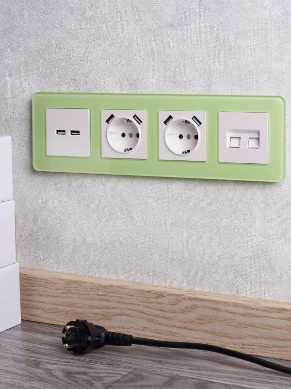  Розетка BRITE USB A+A 3.1А РЮ10-1-БрЖ механизм жемчуж. IEK BR-U21-D31-K36 фото в каталоге от BTSprom.by