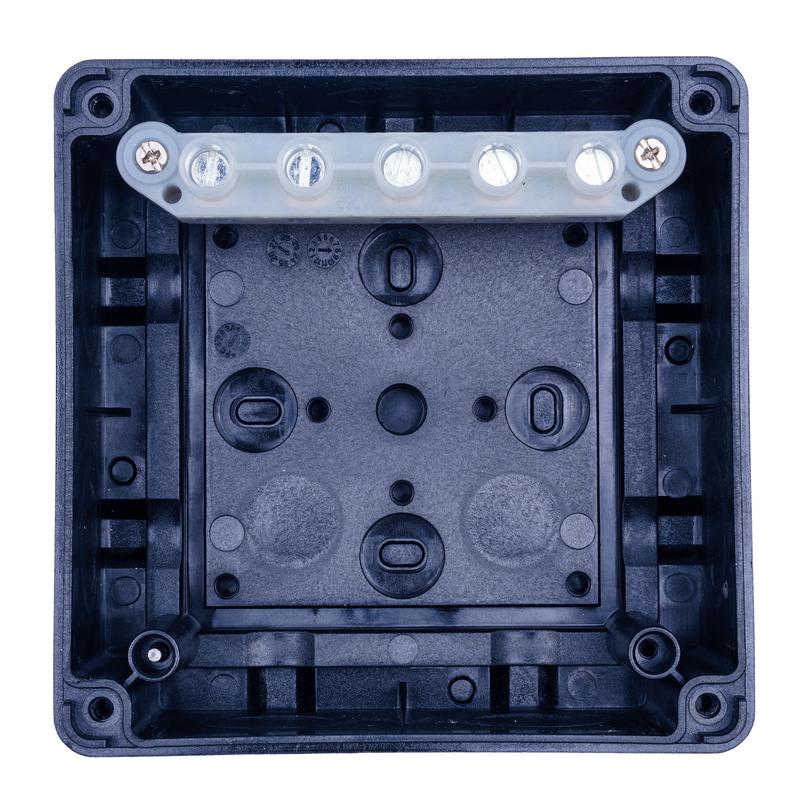  Коробка распределительная 110х110х67мм IP65 в комплекте с клеммным рядом 5х6кв.мм 41А черн. Extherm JB-60-BL фото в каталоге от BTSprom.by