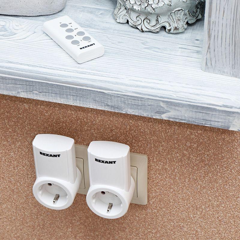  Розетка радиоуправляемая с пультом RX-002 (один пульт две розетки) Rexant 10-6025 фото в каталоге от BTSprom.by