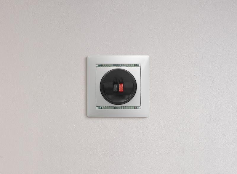  Розетка телевизионная одиночная TV СП Valena для динамиков механизм бел. Leg 774223 фото в каталоге от BTSprom.by