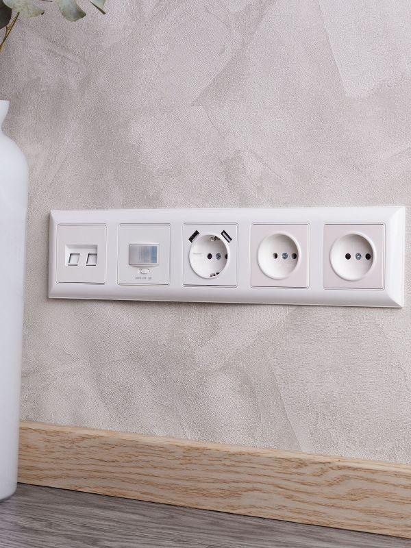  Рамка 5-м BRITE РУ-5-Бр бел./бел. IEK BR-M52-12-K01 фото в каталоге от BTSprom.by