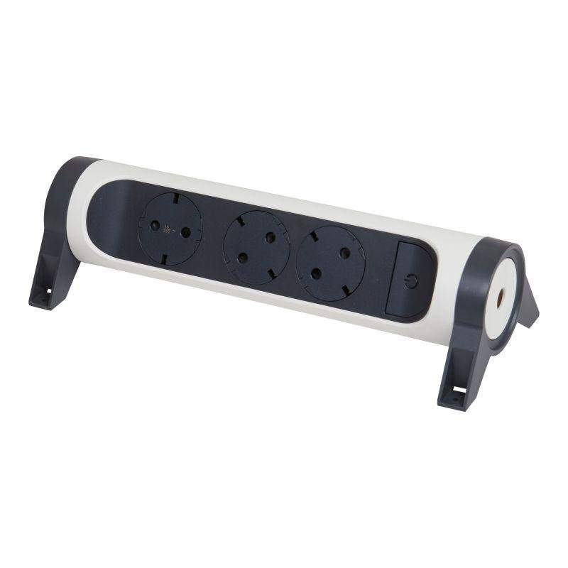 удлинитель 3-м 16а ip20 комфорт 3х2p+e с поворотн. осн. без кабеля бел./черн. leg 694543 от BTSprom.by