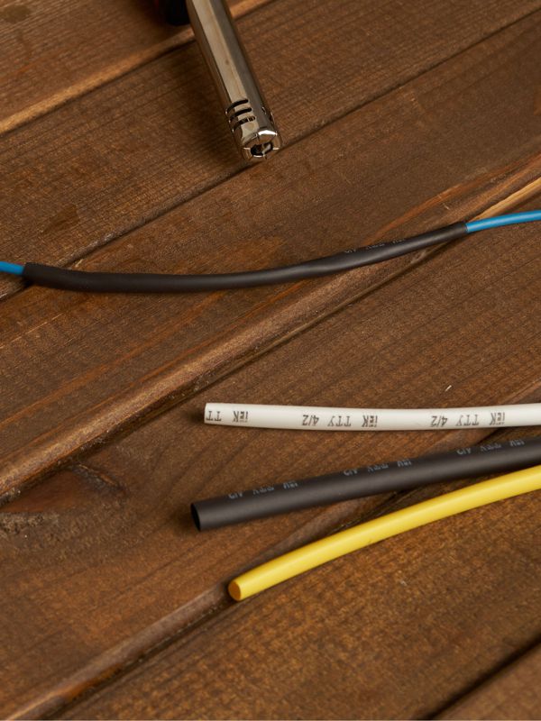  Набор трубок термоусадочных тонкостен. ТТУ 4/2 (4хЧ; 2хБ; К; С; Ж; З) 10х10см разноцвет. IEK UDRS-D2-D4-10-10 фото в каталоге от BTSprom.by