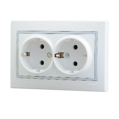 розетка 2-м сп mira с заземл. бакелит с бел. вставкой бел. lezard 701-0202-127b от BTSprom.by