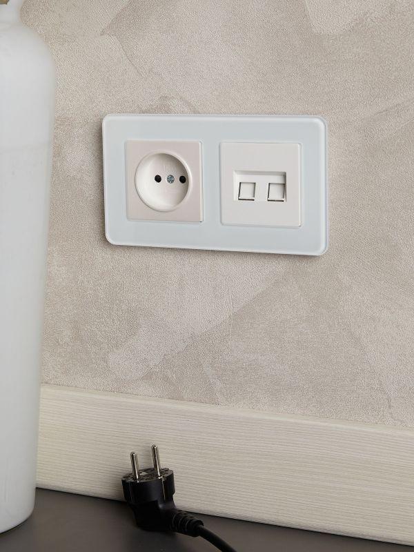  Рамка 2-м BRITE РУ-2-2-Бр стекло бел. RE IEK BR-M22-G-41-K01 фото в каталоге от BTSprom.by