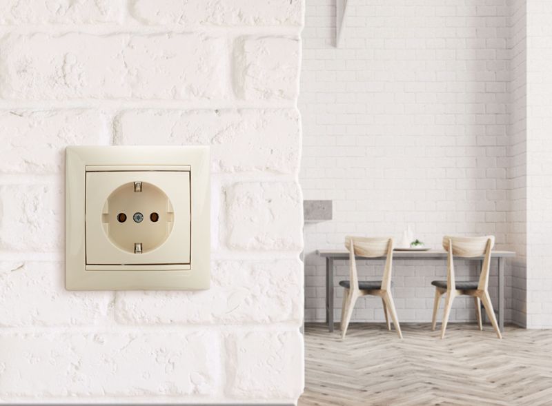  Розетка 1-м СП Valena 16А IP20 с заземл. на винтах механизм сл. кость IEK 774320 фото в каталоге от BTSprom.by