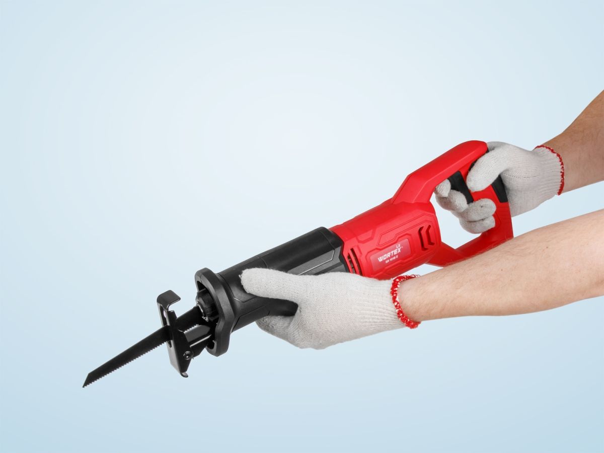  Сабельная пила WORTEX LX SR 1018 E в кор. +1 пильное полотно, 710 Вт, дер. 115 мм, ход 20 мм, рег.об 1326521 фото в каталоге от BTSprom.by