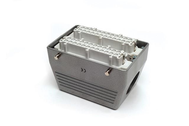 розетка боковой ввод 48 полюсов 16а emas ebm48pu10 от BTSprom.by