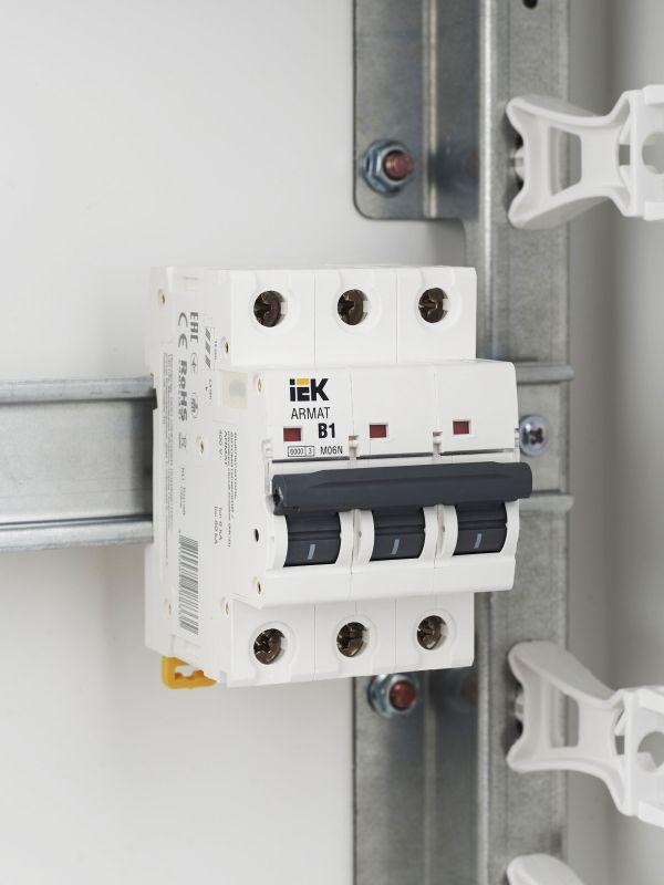 Выключатель автоматический модульный 3п B 1А M06N ARMAT IEK AR-M06N-3-B001 фото в каталоге от BTSprom.by