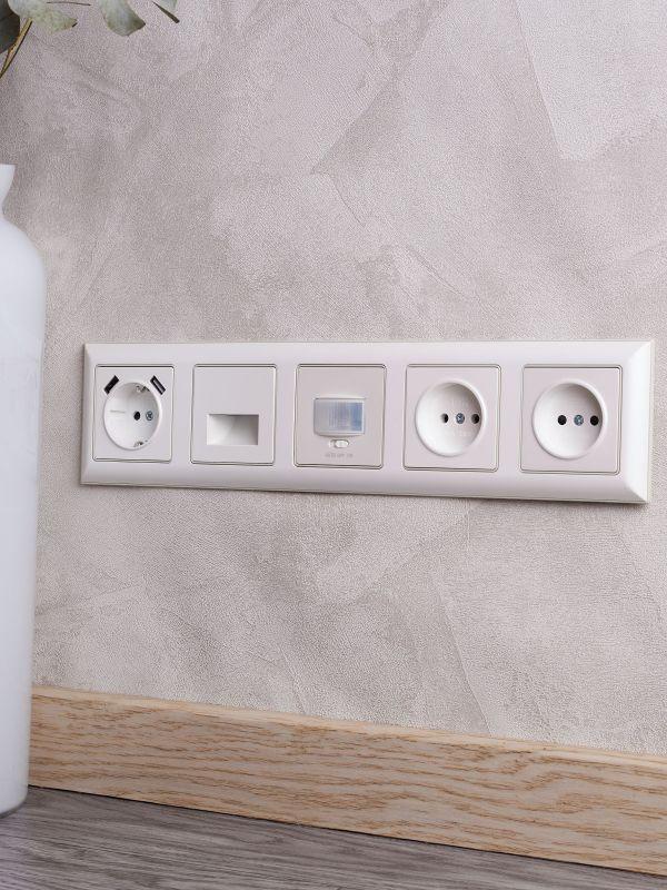  Рамка 5-м BRITE РУ-5-Бр беж./жемчуж. IEK BR-M52-12-1-K10 фото в каталоге от BTSprom.by