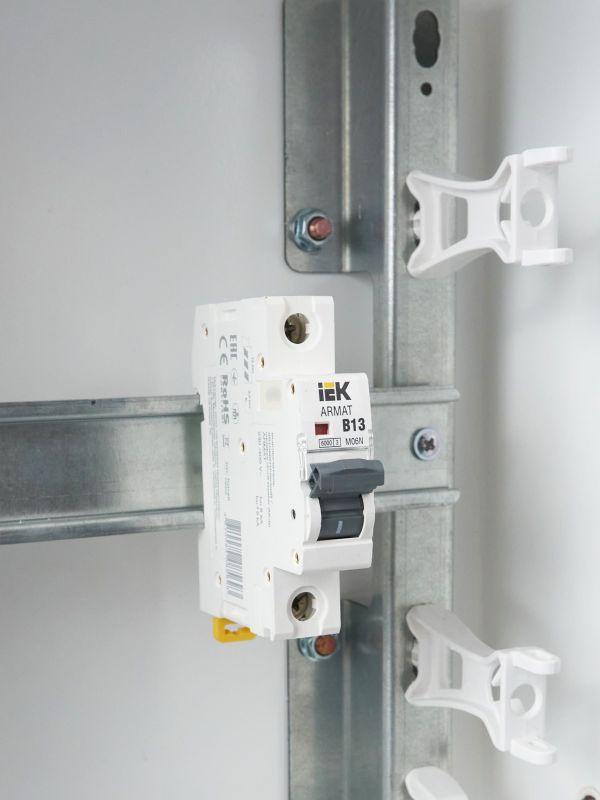  Выключатель автоматический модульный 1п B 13А M06N ARMAT IEK AR-M06N-1-B013 фото в каталоге от BTSprom.by