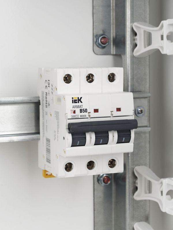  Выключатель автоматический модульный 3п B 50А M06N ARMAT IEK AR-M06N-3-B050 фото в каталоге от BTSprom.by