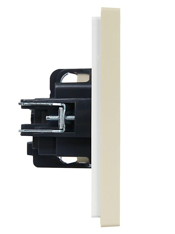  Розетка СП FORTE&PIANO FP416 16А с заземл. без защ. шторок винт. крепл. ваниль IEK FP-R11-16-K10 фото в каталоге от BTSprom.by