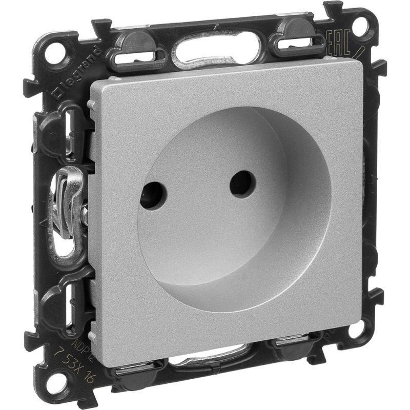  Розетка 1-м СП Valena Life 16А IP20 250В 2P защ. шторки безвинтов. клеммы с лицев. панелью механизм алюм. Leg 753616 фото в каталоге от BTSprom.by