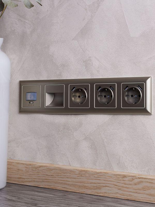  Рамка 5-м BRITE РУ-5-Бр беж./шампань IEK BR-M52-12-3-K10 фото в каталоге от BTSprom.by