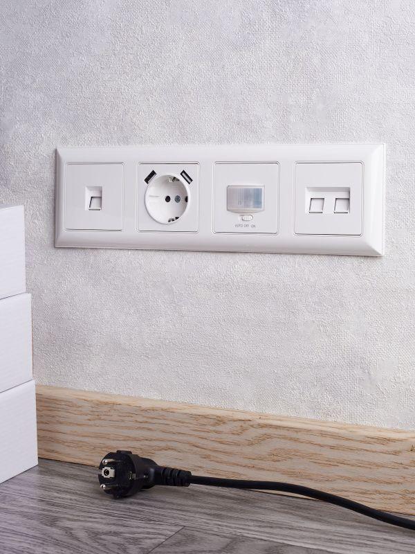  Рамка 4-м BRITE РУ-4-Бр бел./бел. IEK BR-M42-12-K01 фото в каталоге от BTSprom.by