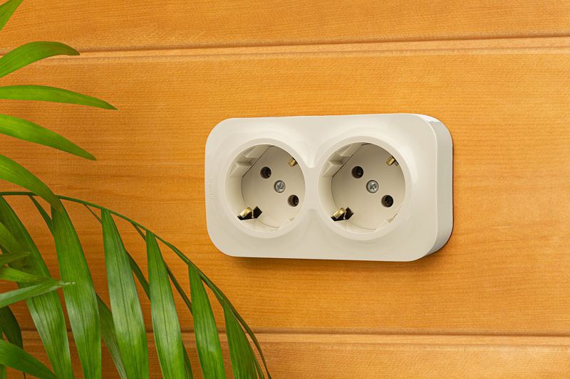  Розетка 2-м ОП Quteo 16А IP20 250В 2х2P+E с заземл. без защ. шторок сл. кость IEK 782263 фото в каталоге от BTSprom.by