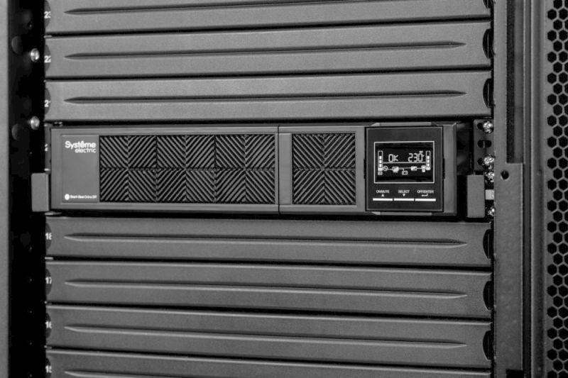  Источник бесперебойного питания Smart-Save Online SRT SE 2кВ.А XL RT2U 230В 8C13 SmSlot NC кртк SE SRTSE2000RTXLISH-NC фото в каталоге от BTSprom.by