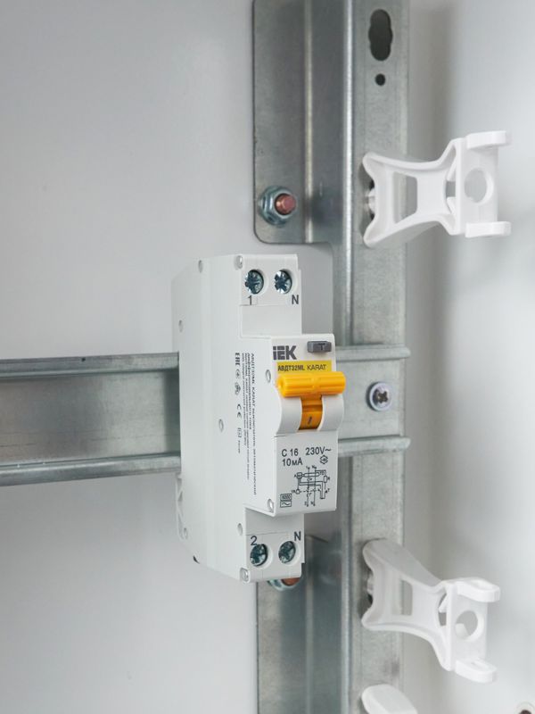  Выключатель автоматический дифференциального тока C 16А 10мА АВДТ32МL KARAT IEK MVD12-1-016-C-010 фото в каталоге от BTSprom.by