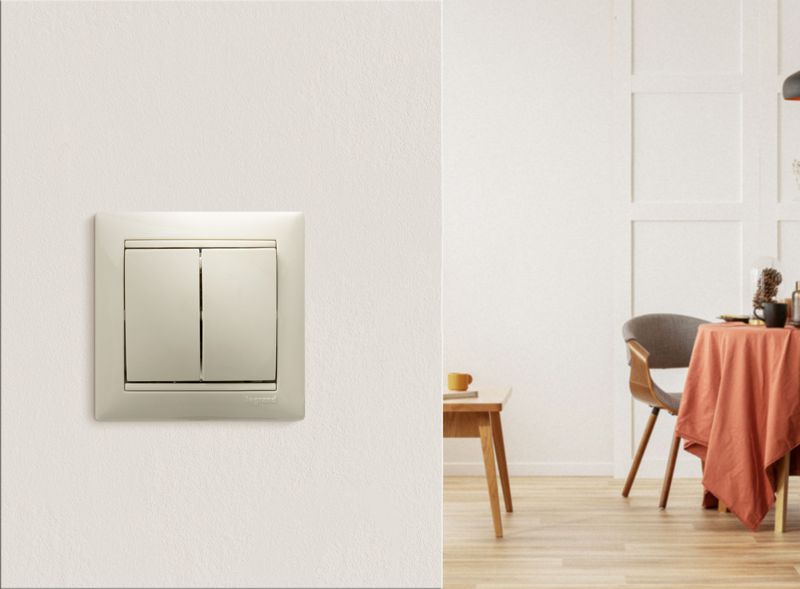  Выключатель 2-кл. СП Valena 10А IP31 250В механизм сл. кость IEK 774305 фото в каталоге от BTSprom.by