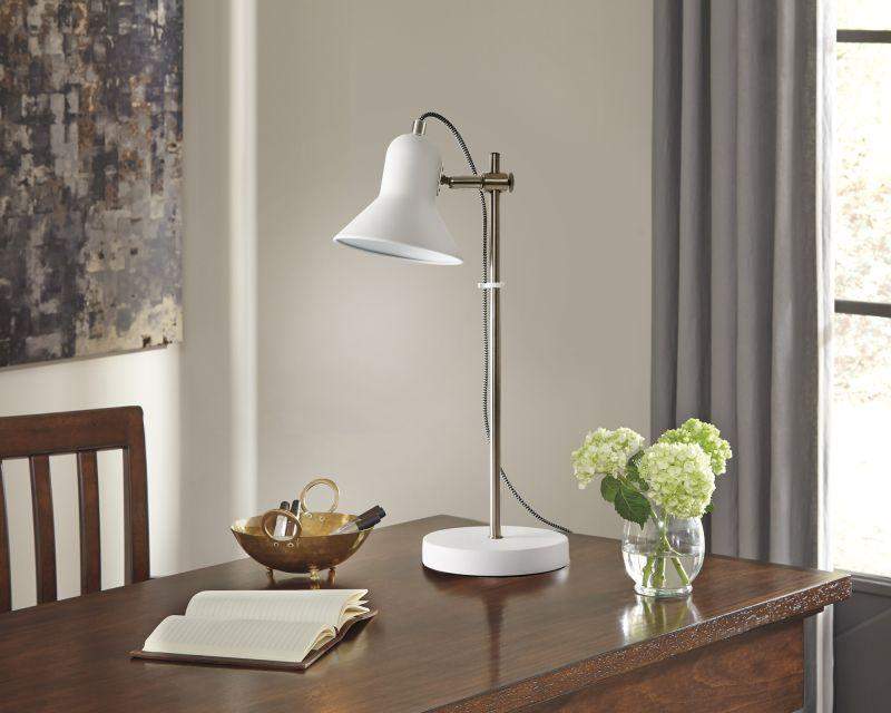 Светильник настольный KD-432 C01 Rome 1х E27 40Вт 230В бел. Camelion 14550 фото в каталоге от BTSprom.by  Светильник настольный KD-432 C01 Rome 1х E27 40Вт 230В бел. Camelion 14550 фото в каталоге от BTSprom.by